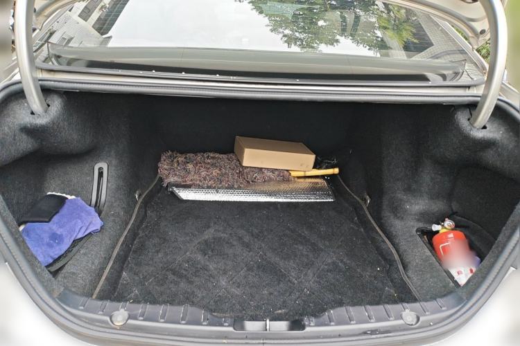 Used BMW 5 Series 2012 523Li Leading Model Trunk