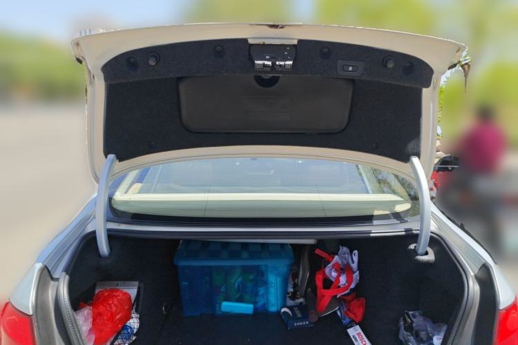 Used BMW 5 Series 2012 535Li Leading Model Trunk