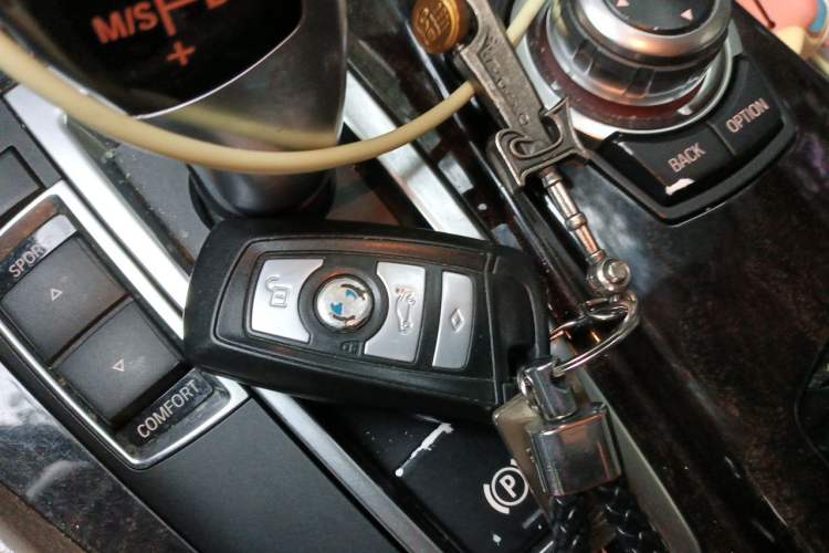 Used BMW 5 Series 2012 530i Sport Touring Vehicle Key
