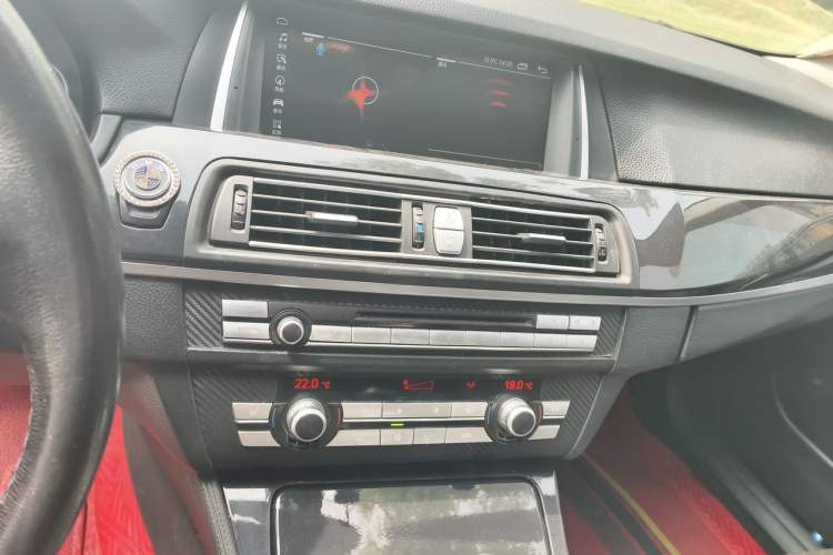 Used BMW 5 Series 2012 520Li Elegant Edition Audio And AC Panel