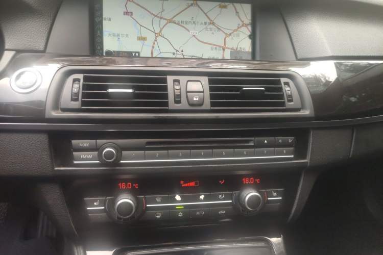 Used BMW 5 Series 2012 523Li Luxury Model Audio And AC Panel