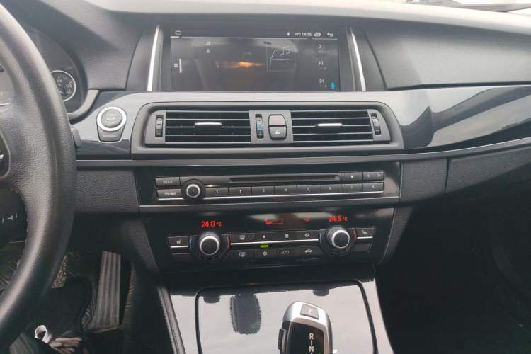 Used BMW 5 Series 2012 520Li Elegant Edition Audio And AC Panel