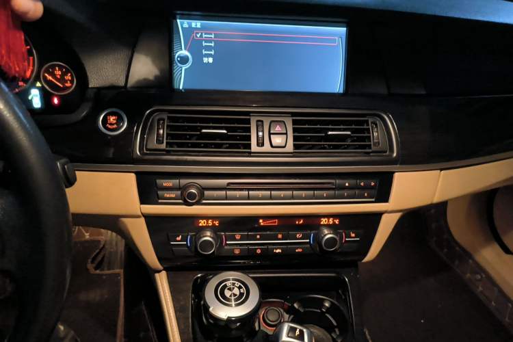 Used BMW 5 Series 2012 530Li Luxury Model Audio And AC Panel