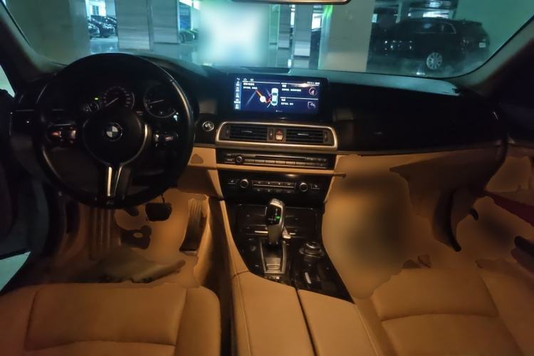 Used BMW 5 Series 2012 523Li Luxury Model Center Console