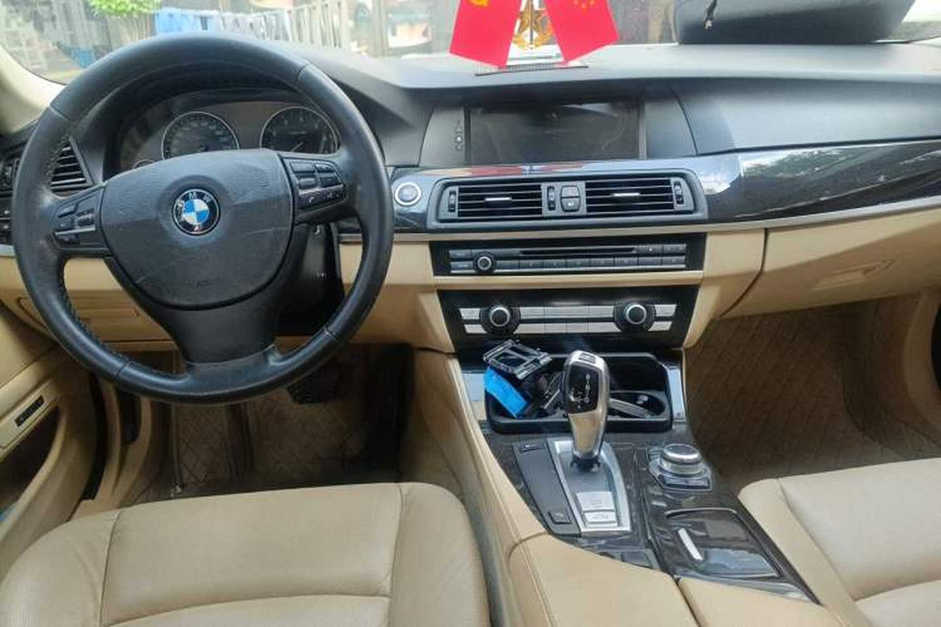 Used BMW 5 Series 2012 523Li Leading Model Center Console