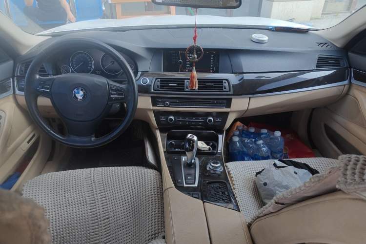 Used BMW 5 Series 2012 523Li Luxury Model Center Console