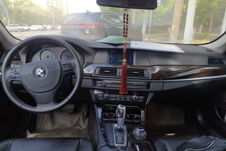 Used BMW 5 Series 2012 523Li Leading Model Center Console