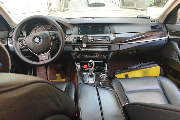 Used BMW 5 Series 2012 523Li Luxury Model Center Console