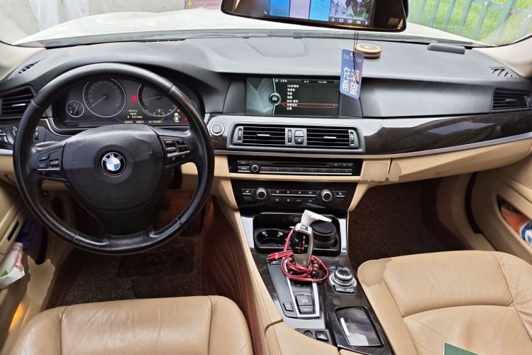 Used BMW 5 Series 2012 523Li Luxury Model Center Console