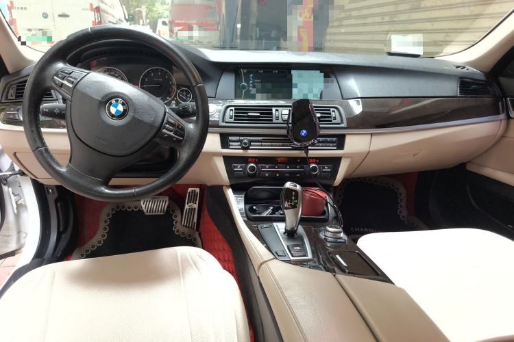 Used BMW 5 Series 2012 523Li Luxury Model Center Console