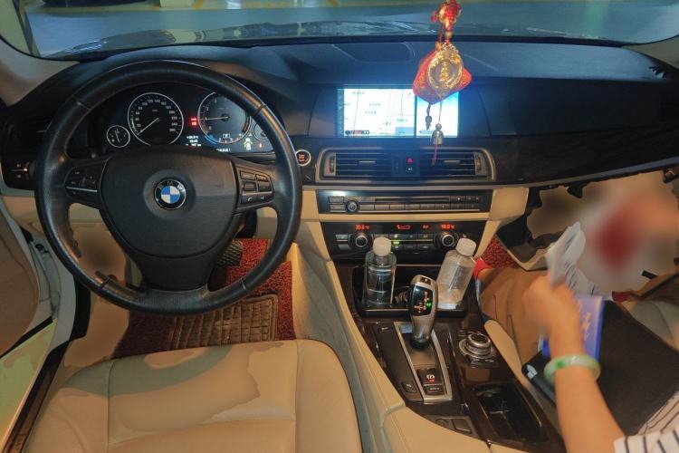 Used BMW 5 Series 2012 523Li Leading Model Center Console