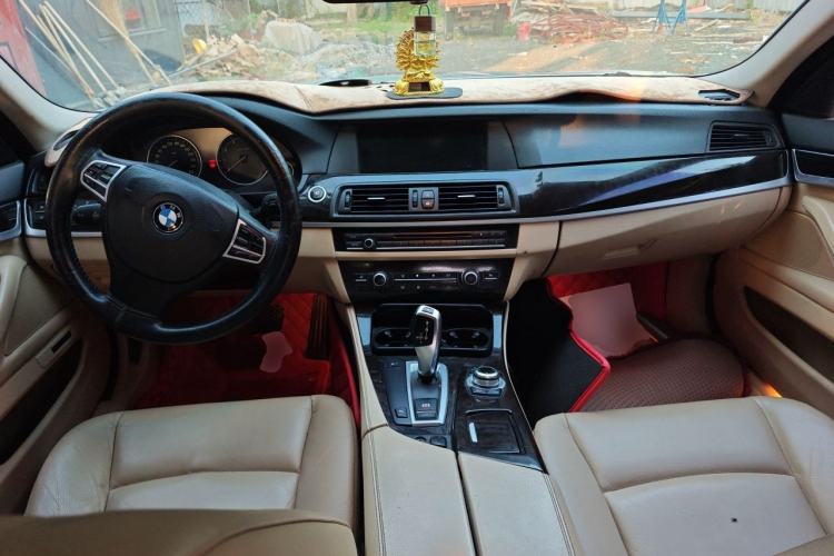 Used BMW 5 Series 2012 523Li Luxury Model Center Console