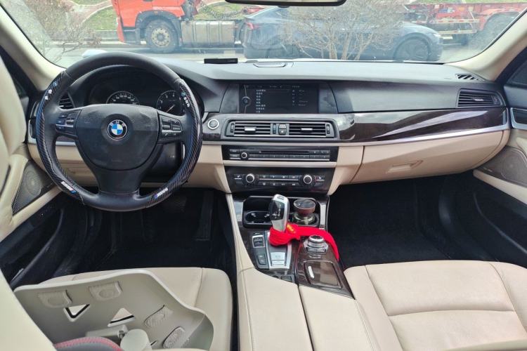 Used BMW 5 Series 2012 523Li Luxury Model Center Console