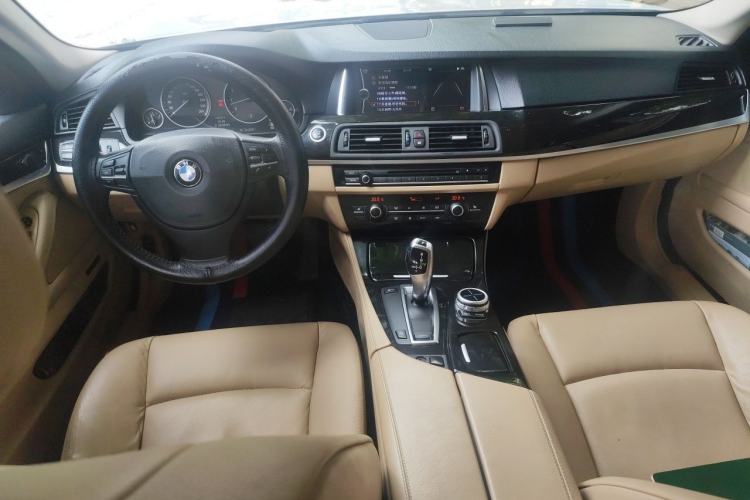 Used BMW 5 Series 2012 523Li Leading Model Center Console