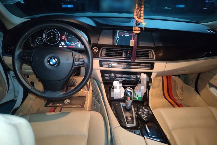 Used BMW 5 Series 2012 523Li Leading Model Center Console