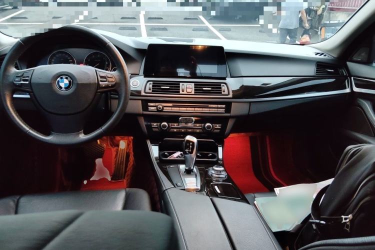Used BMW 5 Series 2012 523Li Luxury Model Center Console