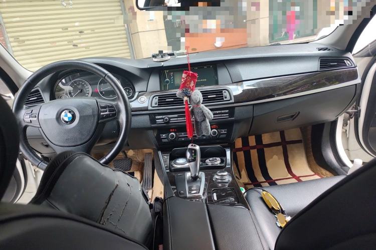Used BMW 5 Series 2012 523Li Luxury Model Center Console