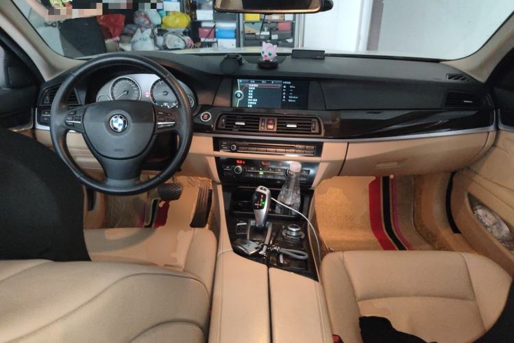 Used BMW 5 Series 2012 530Li Leading Model Center Console