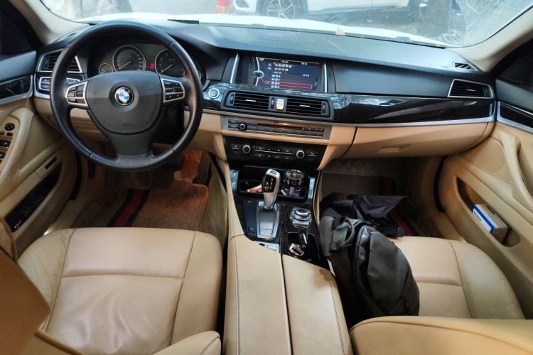 Used BMW 5 Series 2012 523Li Leading Model Center Console