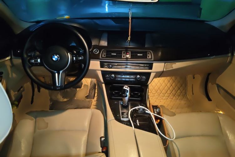 Used BMW 5 Series 2012 523Li Luxury Model Center Console