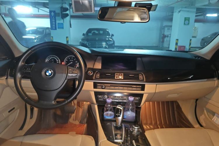 Used BMW 5 Series 2012 523Li Luxury Model Center Console