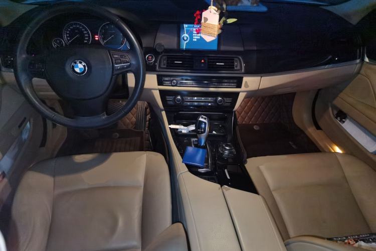 Used BMW 5 Series 2012 520Li Elegant Edition Center Console
