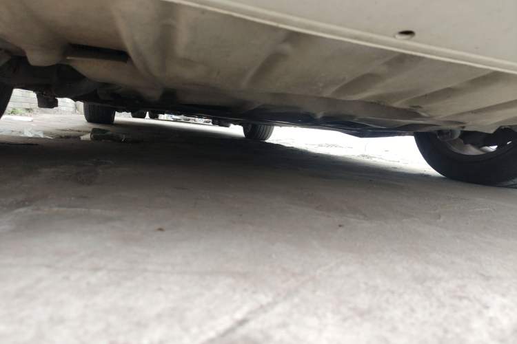 Used BMW 5 Series 2012 530i Sport Touring Chassis Front