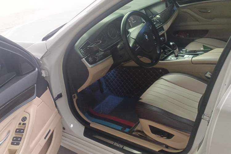 Used BMW 5 Series 2012 530Li Leading Model Driver Seat
