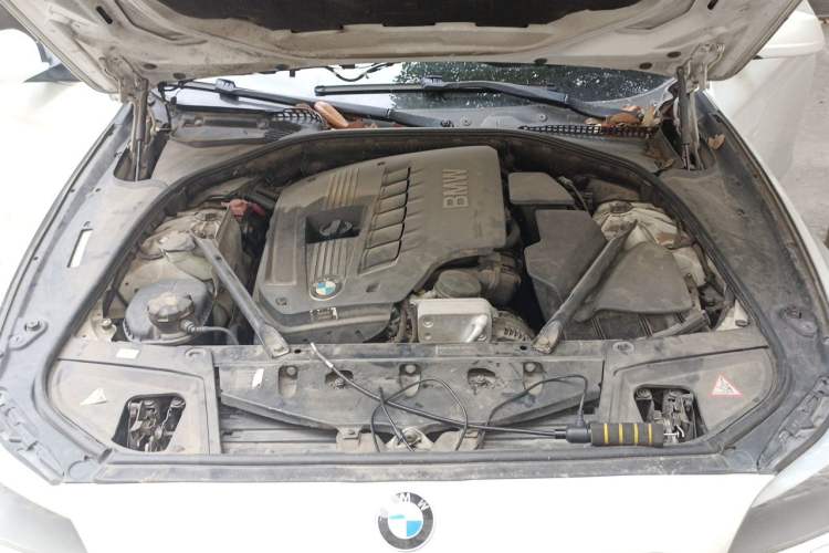 Used BMW 5 Series 2012 520Li Elegant Edition Engine Bay