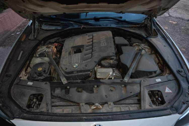 Used BMW 5 Series 2012 520Li Elegant Edition Engine Bay