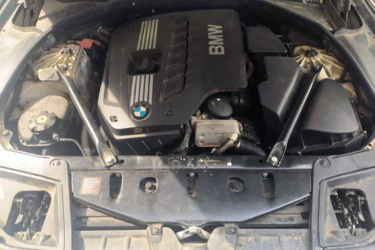 Used BMW 5 Series 2012 520Li Elegant Edition Engine Bay