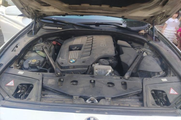 Used BMW 5 Series 2012 523Li Leading Model Engine Bay