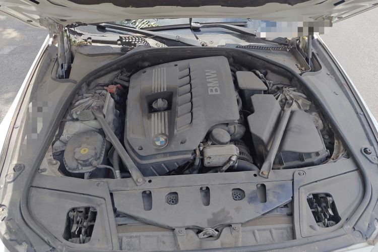Used BMW 5 Series 2012 523Li Leading Model Engine Bay