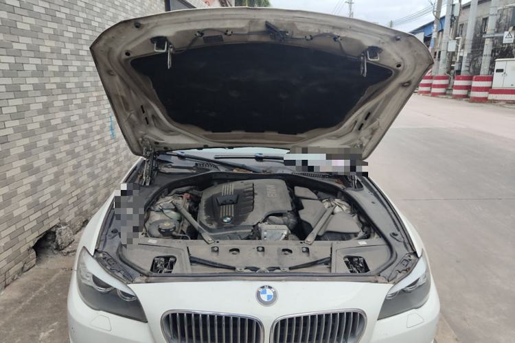Used BMW 5 Series 2012 530i Sport Touring Engine Bay