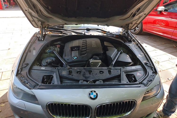Used BMW 5 Series 2012 523Li Leading Model Engine Bay