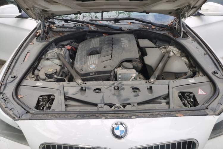 Used BMW 5 Series 2012 520Li Elegant Edition Engine Bay