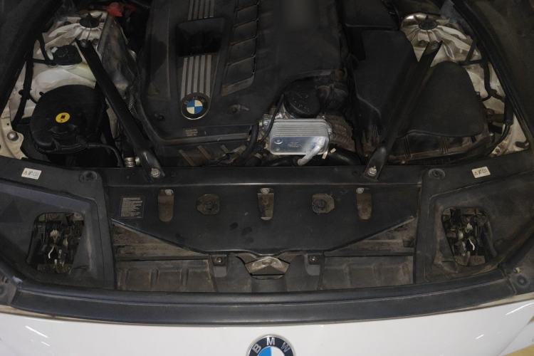 Used BMW 5 Series 2012 523Li Leading Model Engine Bay