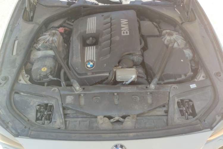 Used BMW 5 Series 2012 523Li Leading Model Engine Bay