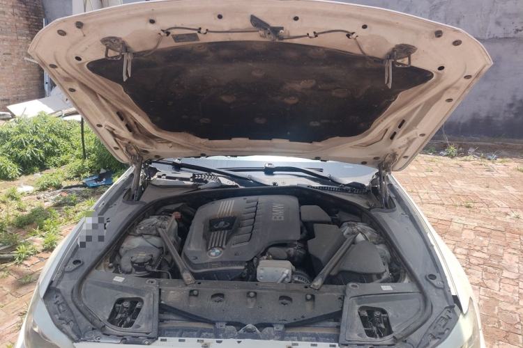 Used BMW 5 Series 2012 530Li Luxury Model Engine Bay