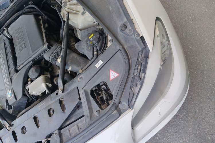 Used BMW 5 Series 2012 535Li Leading Model Engine Bay Left