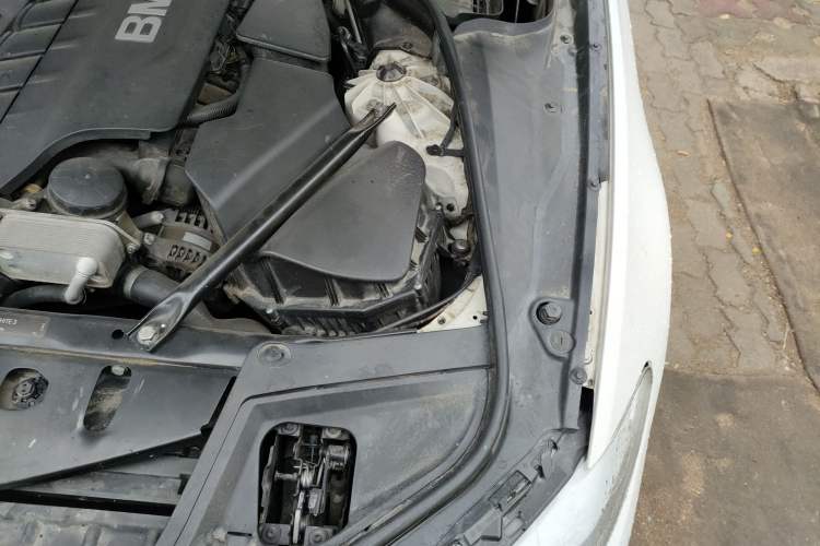 Used BMW 5 Series 2012 523Li Leading Model Engine Bay Left