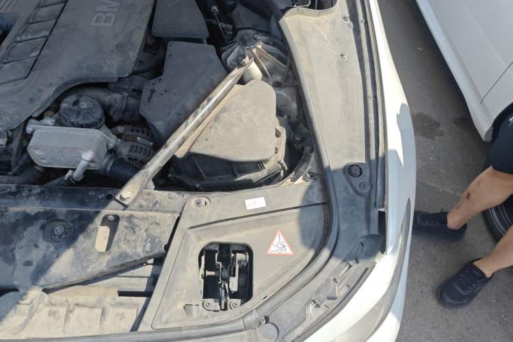 Used BMW 5 Series 2012 523Li Luxury Model Engine Bay Left