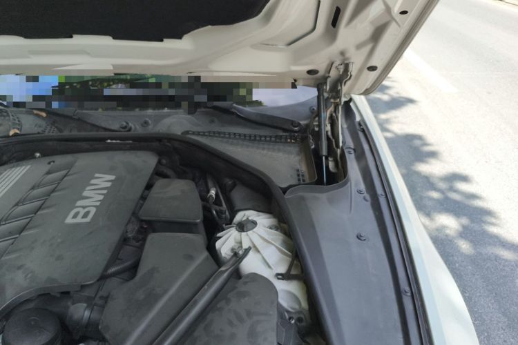 Used BMW 5 Series 2012 520Li Elegant Edition Engine Bay Left
