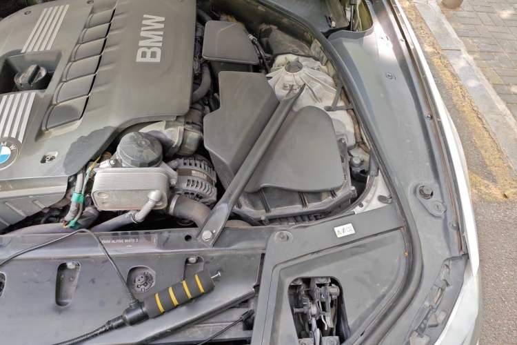 Used BMW 5 Series 2012 520Li Elegant Edition Engine Bay Left
