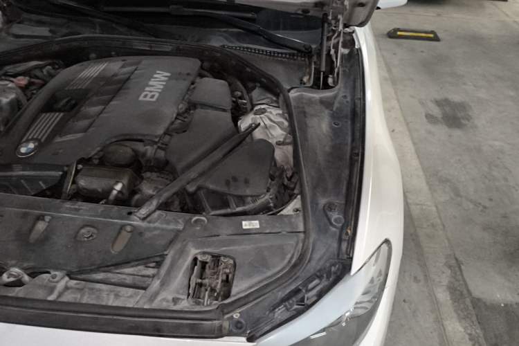 Used BMW 5 Series 2012 520Li Elegant Edition Engine Bay Left