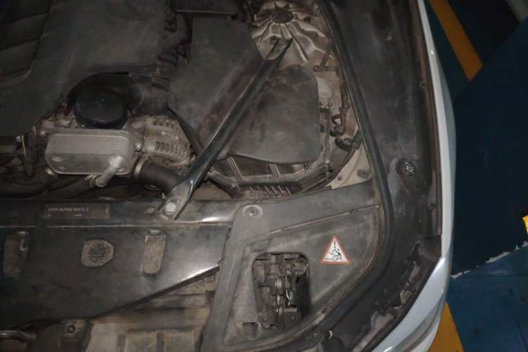 Used BMW 5 Series 2012 523Li Luxury Model Engine Bay Left