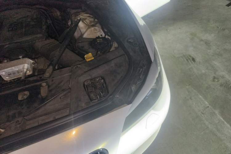 Used BMW 5 Series 2012 535Li Leading Model Engine Bay Left