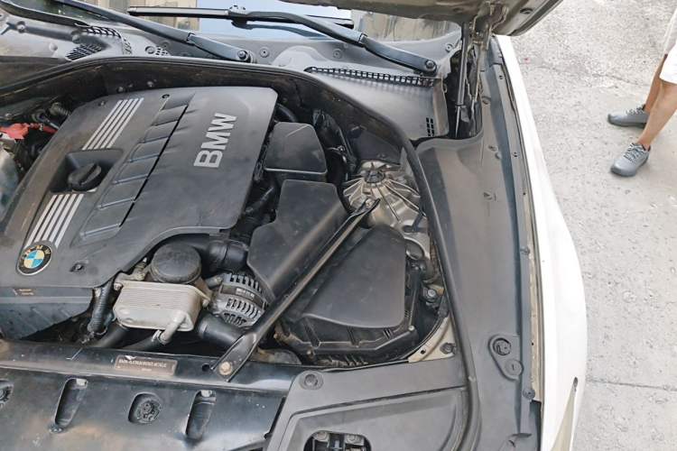 Used BMW 5 Series 2012 523Li Luxury Model Engine Bay Left