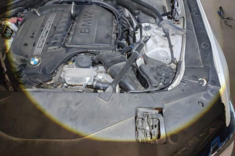 Used BMW 5 Series 2012 535Li Leading Model Engine Bay Left