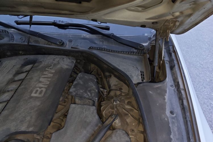 Used BMW 5 Series 2012 523Li Luxury Model Engine Bay Left